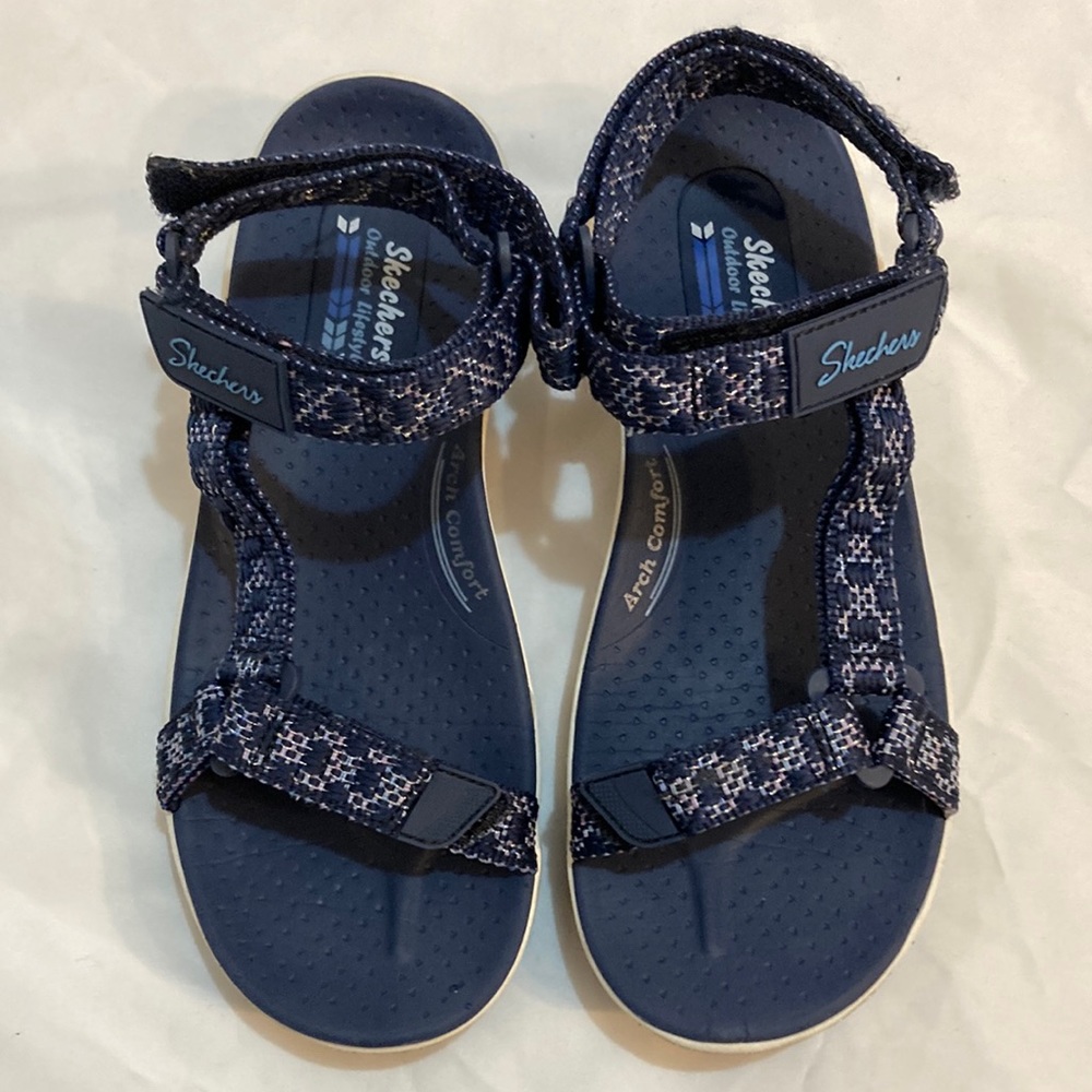 Skechers machine washable outdoor lifestyle size 6